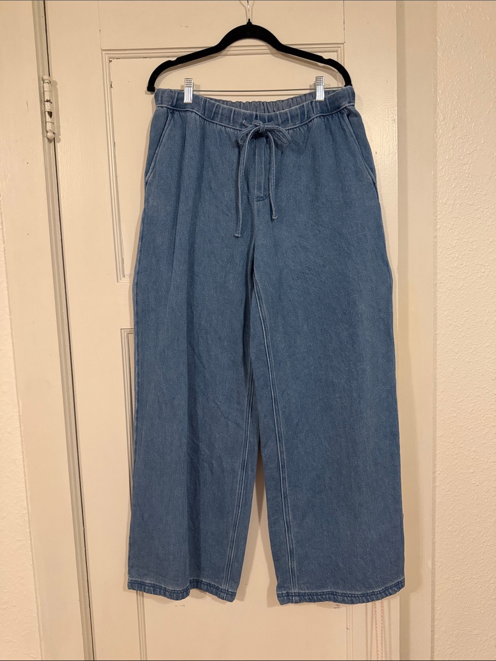 Relaxed Wide Leg Drawstring Jeans in Medium Blue